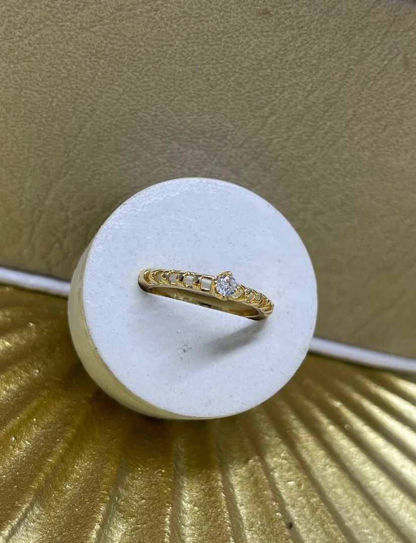 Anillo solitario 4mm redondo 