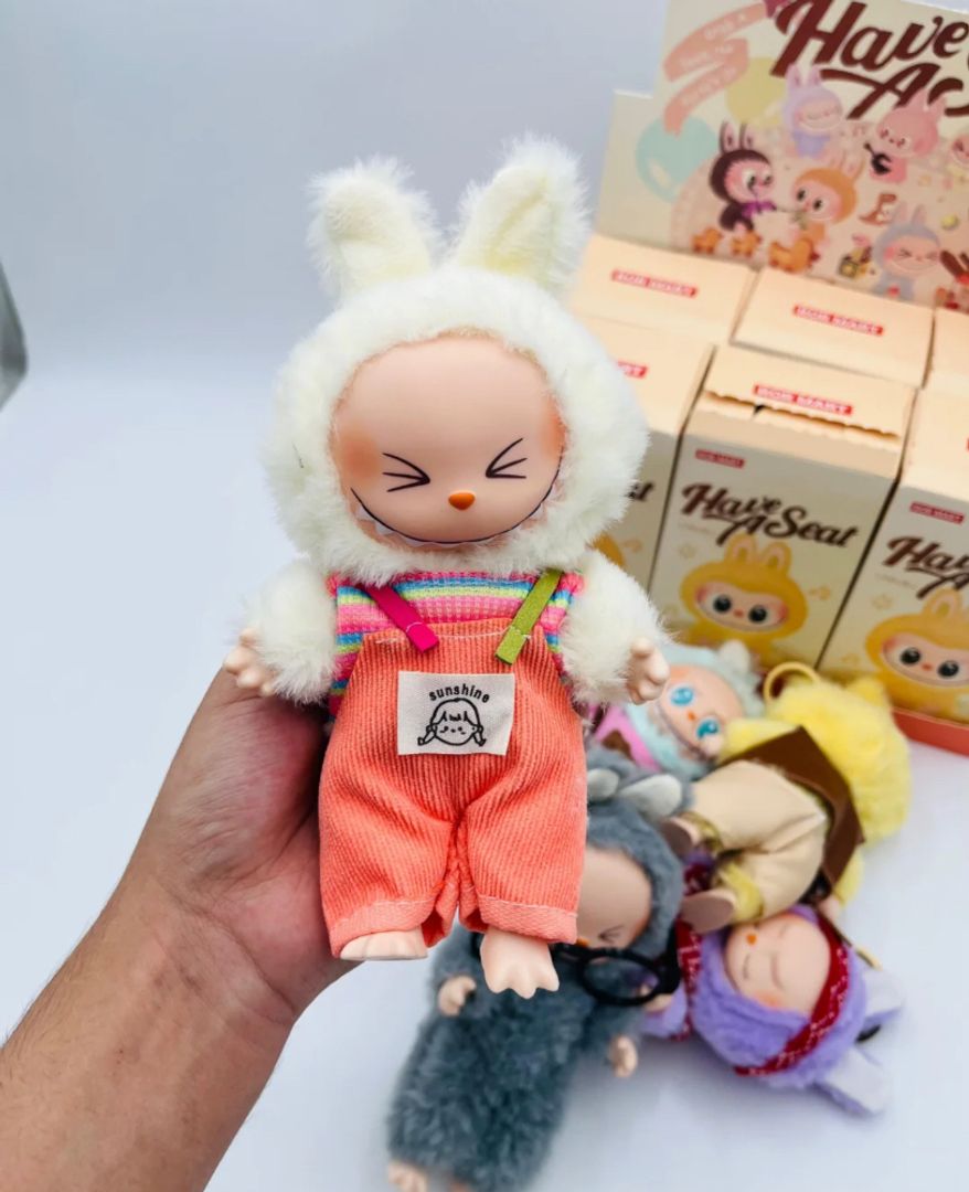 Labubu sorpresa con ropa