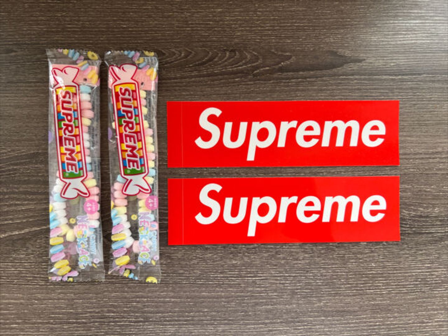 COLLAR DE DULCES SUPREME (NO APTO PARA CONSUMO)