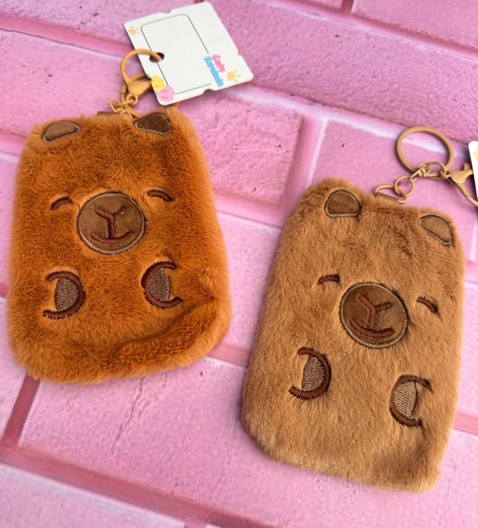 Portacarnet peluche capibara 