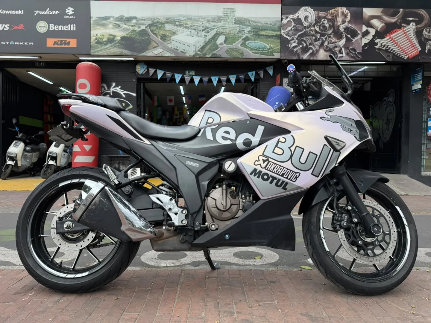 GIXXER 250 SF 