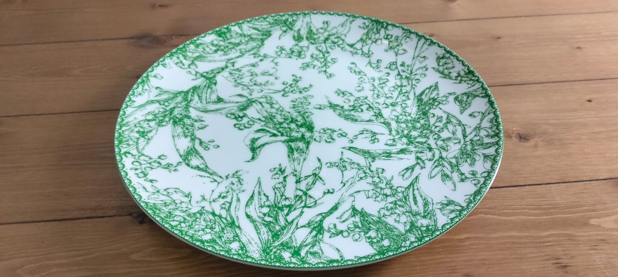 PLATO BASE LIRIOS DEL VALLE