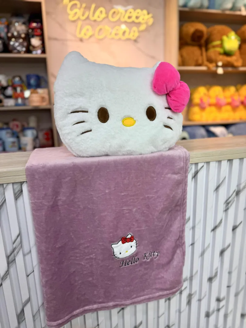 cobija almohada FAMILIA SANRIO de peluche