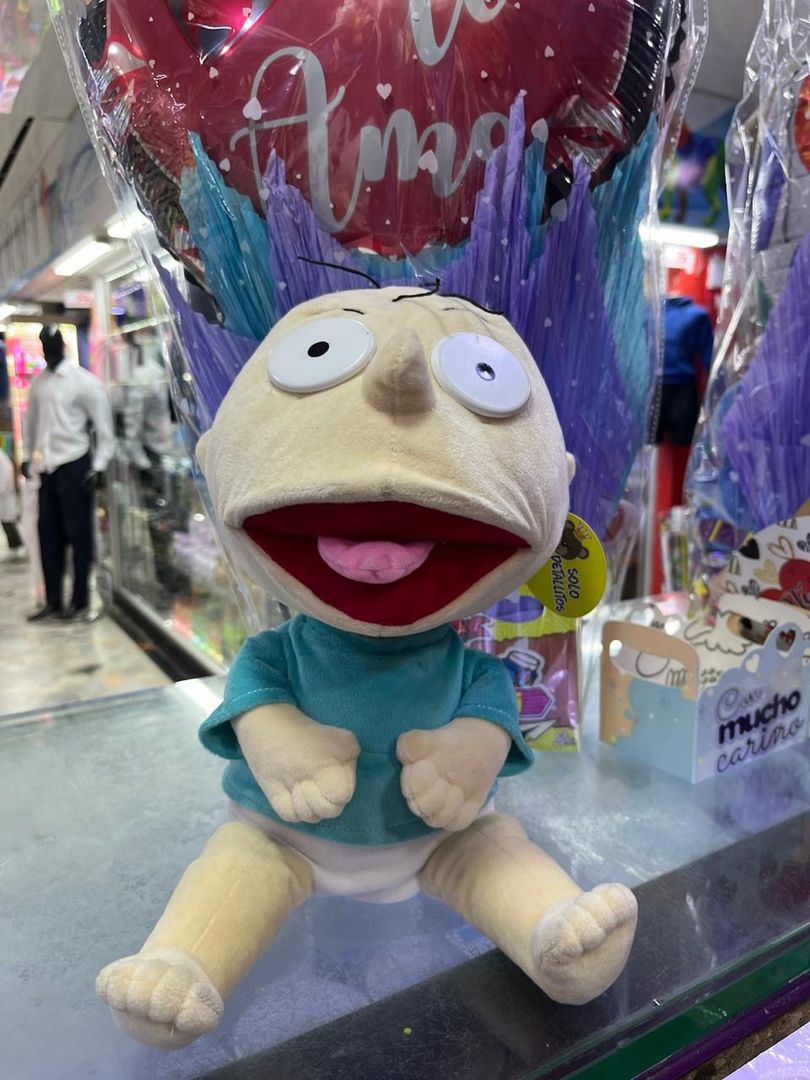 TOMMY 30CM SENTADO