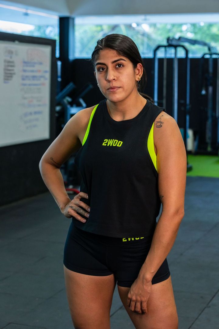 CAMISILLA  CORTA  NEGRO LOGO AMARILLO NEON