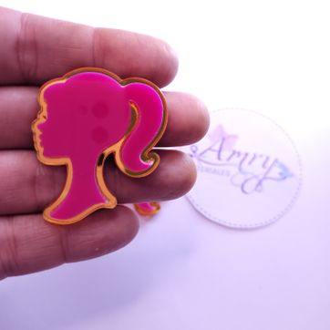 Acrílico 4.5x3.8cm silueta Dorado y fucsia - imagen 1