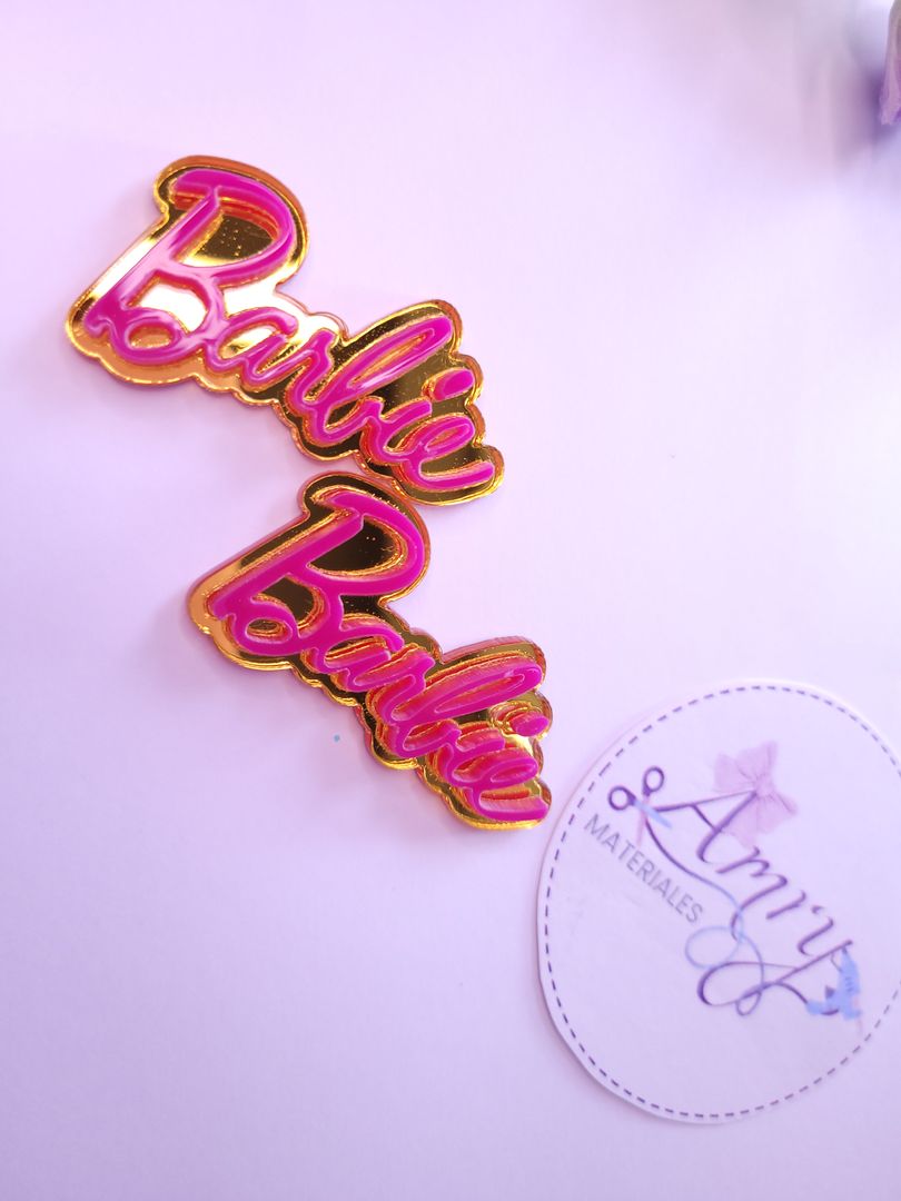 Acrílico 5x2.8cm Barbie Dorado y fucsia 