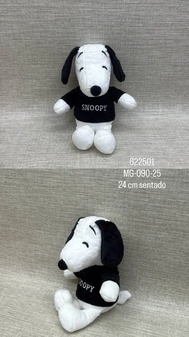 SNOOPY CON BUZO NEGRO 24 CM