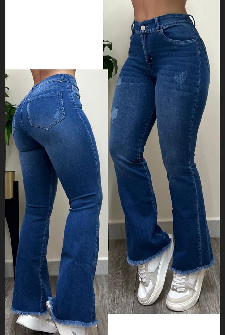 Jeans Campana con detalle en la pierna