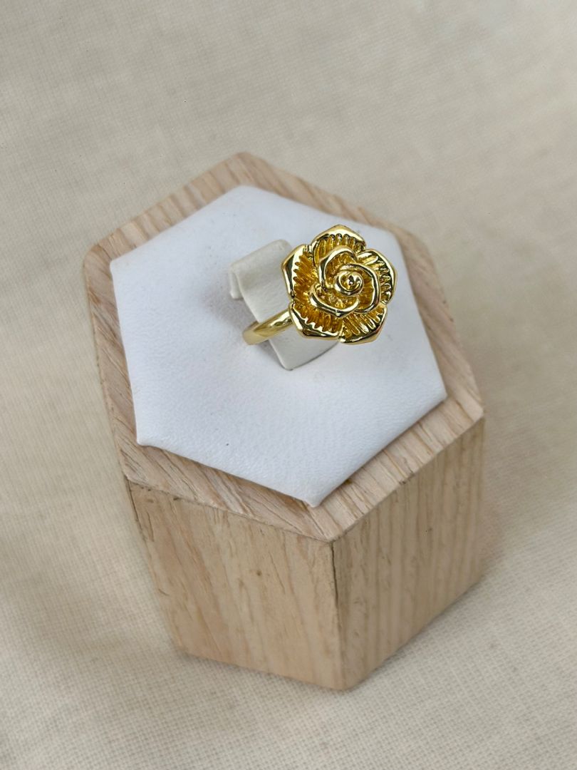Anillo flor dorado 