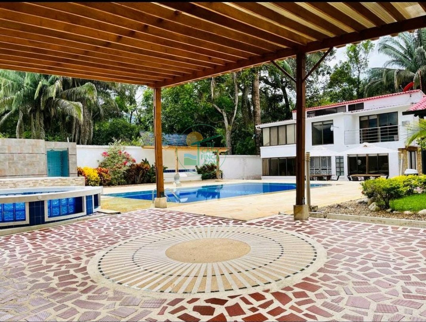 MELGAR |12|16 PERSONAS