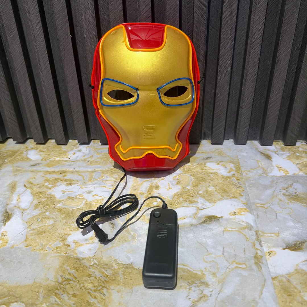 MÁSCARA IRONMAN DE LUZ 