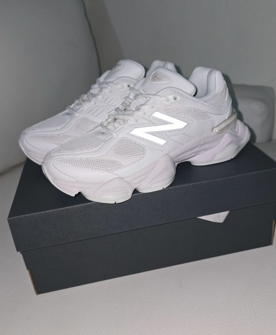 9060 triple white 