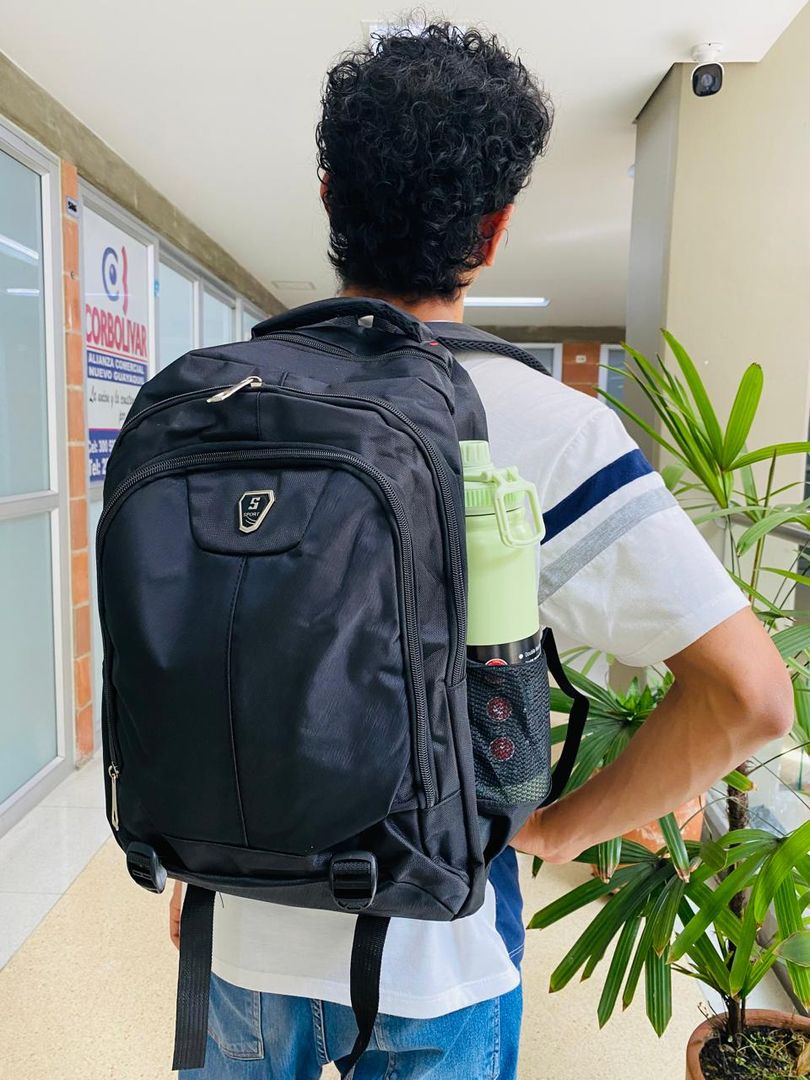 Morral negro escolar