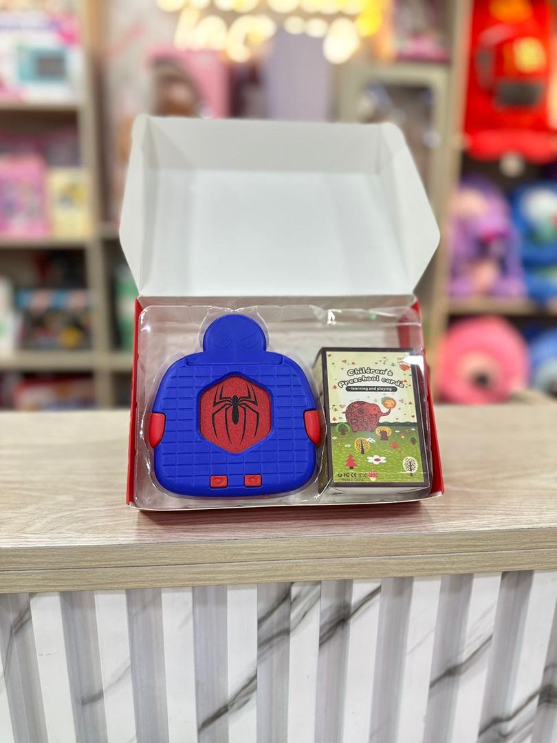 LECTOR DE TARJETAS PERSONAJE 