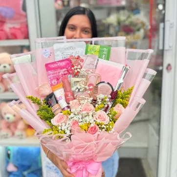 Imagen del producto Maquillaje con flores 