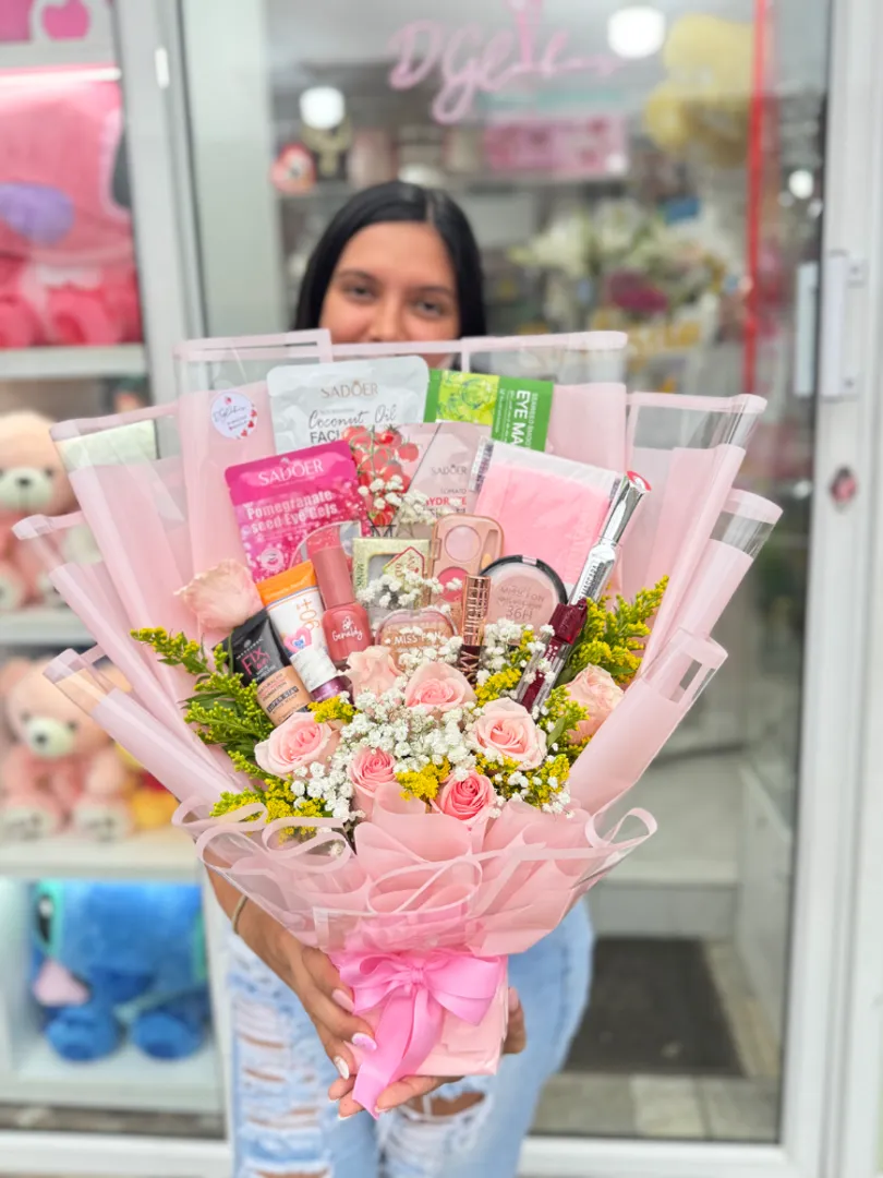 Maquillaje con flores 