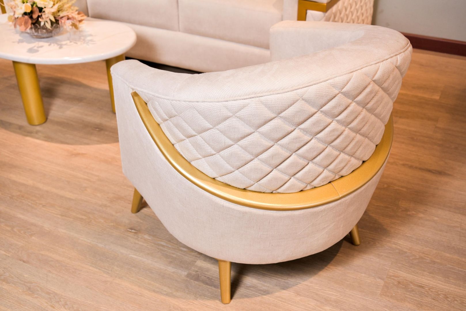 SOFA OLIVER 3 PTS + 2 SILLAS VETTE Y MESA DE CENTRO P.M