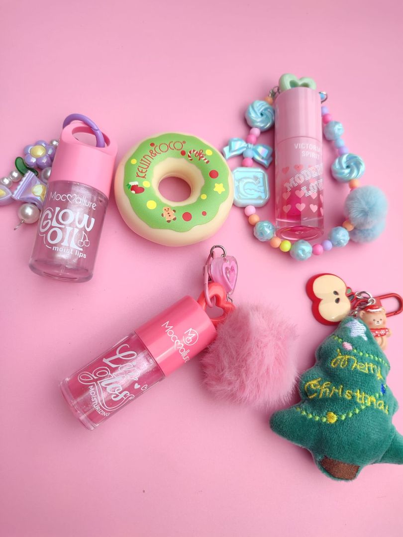 59A- LLAVERO GLOSS POMPOM BRILLOS