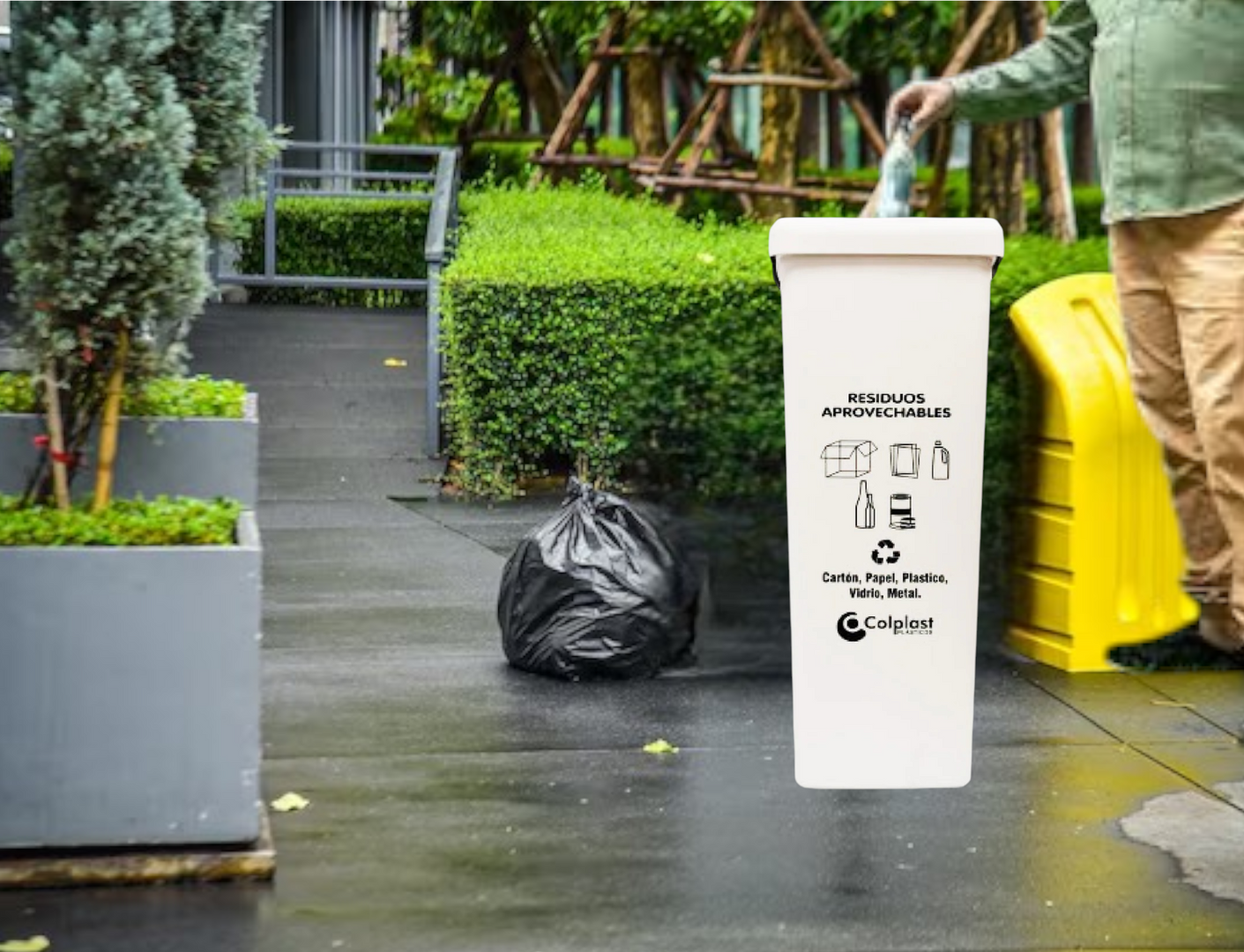 PAPELERA 55 LTS TAPA PLANA BLANCA-CLP