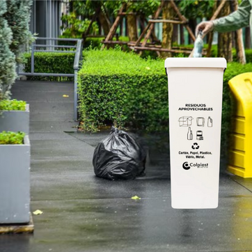 Imagen del producto PAPELERA 55 LTS TAPA PLANA BLANCA-CLP