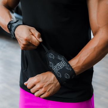 MUÑEQUERAS FIJAS  NEGRAS NUBES  - imagen 1