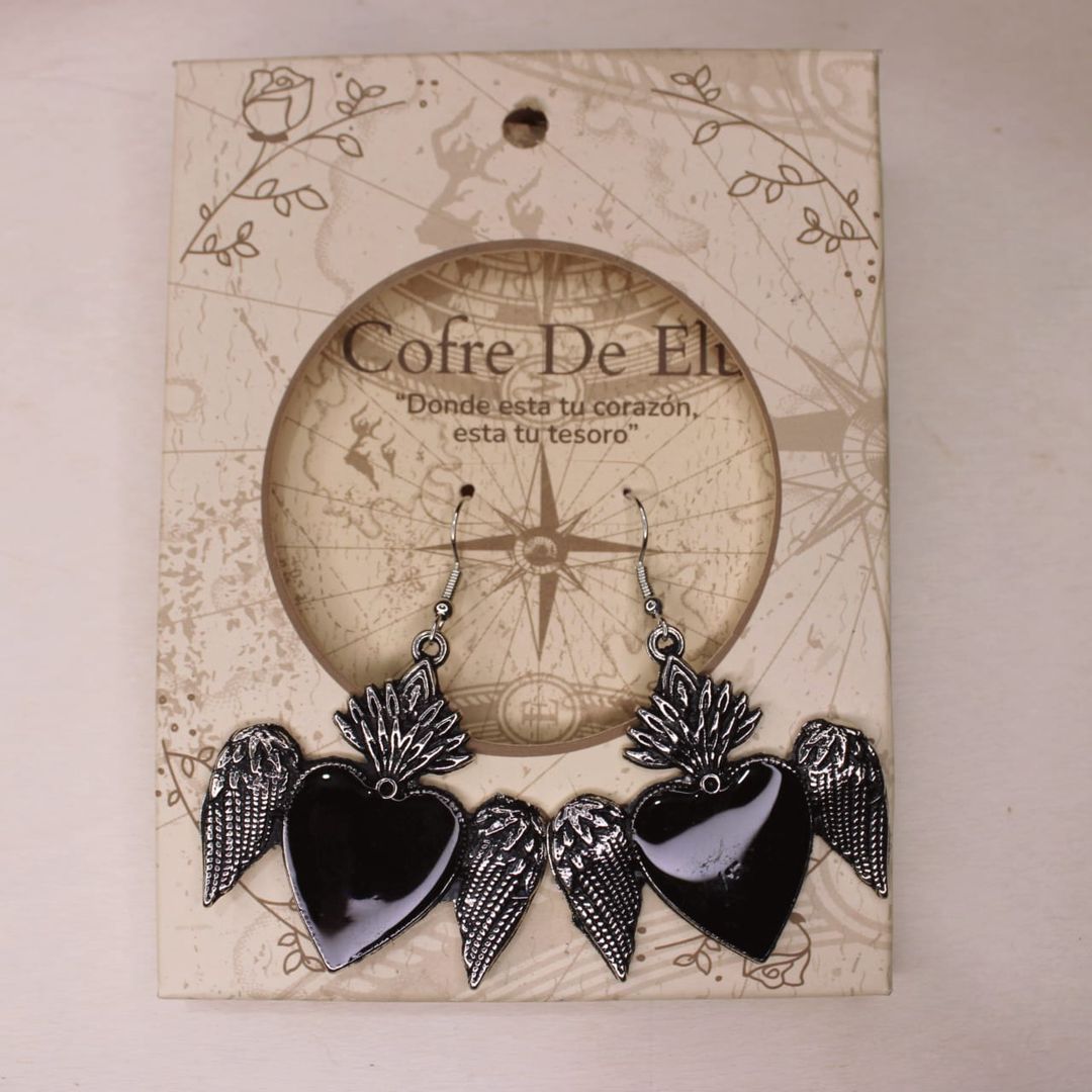 ARETES CORAZON ALAS NEGRO