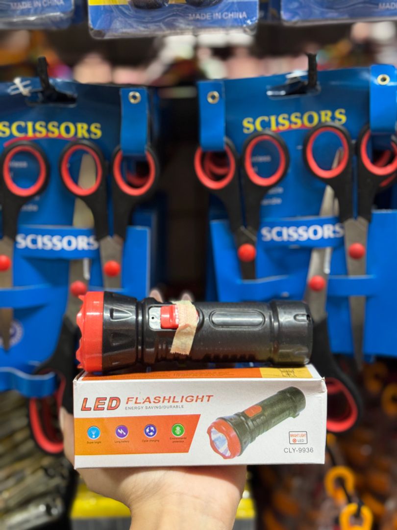 Linterna LED Recargable Portátil