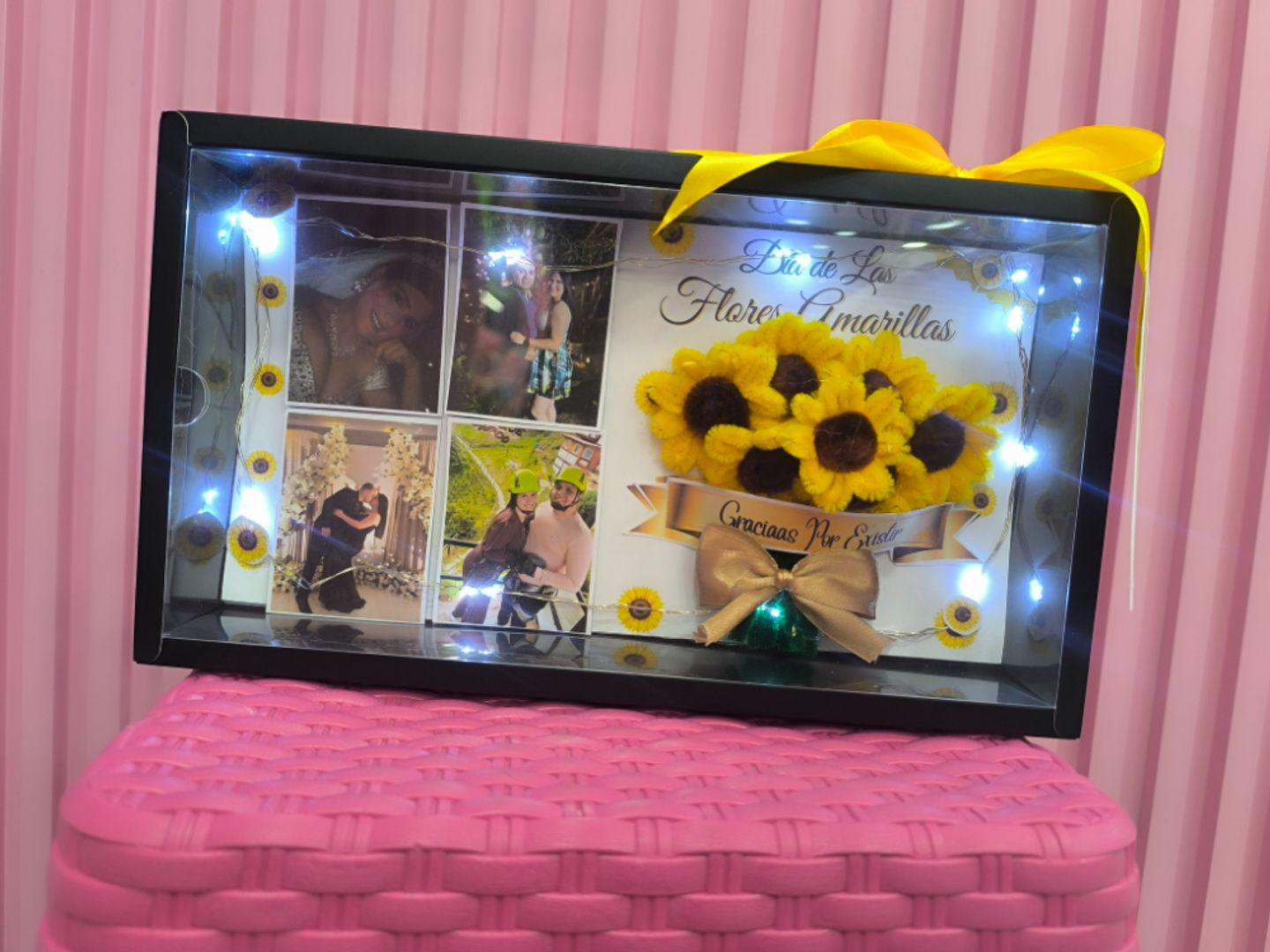 CAJA ILUMINADA CON FLORES Y FOTOS