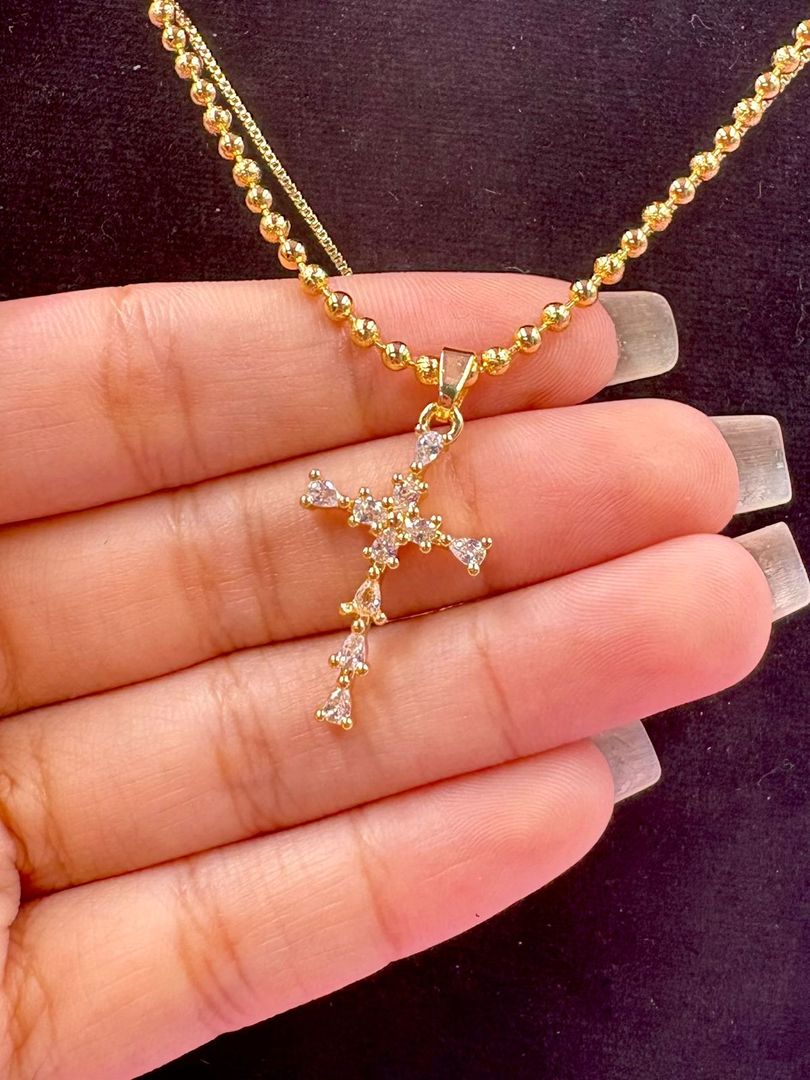 COLLAR BALÍN CRUZ PIEDRITAS