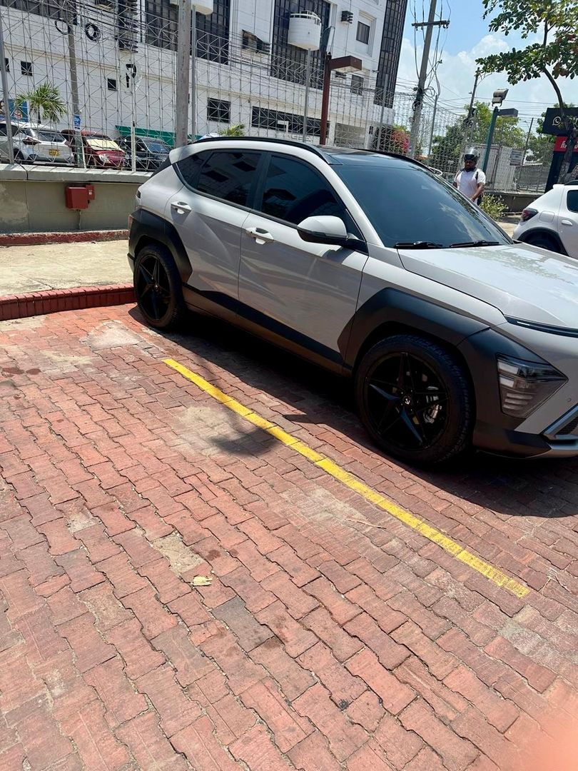 HYUNDAI KONA LIMITED 2025