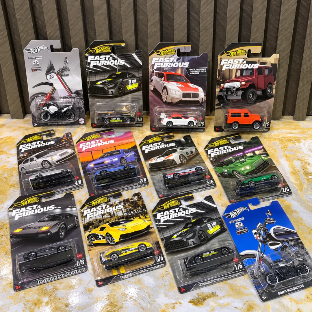 CARROS Y MOTOS HOTWEELS