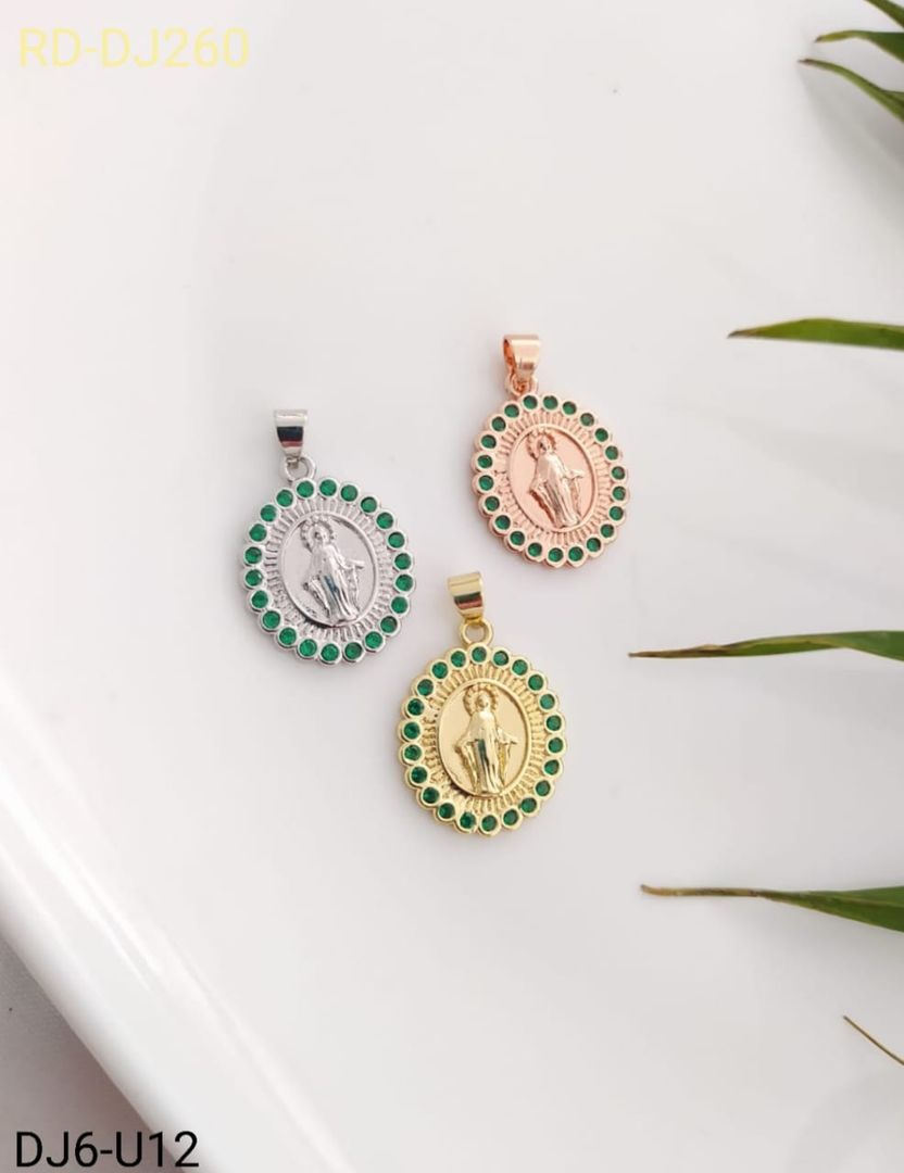 Dije virgen piedras verdes