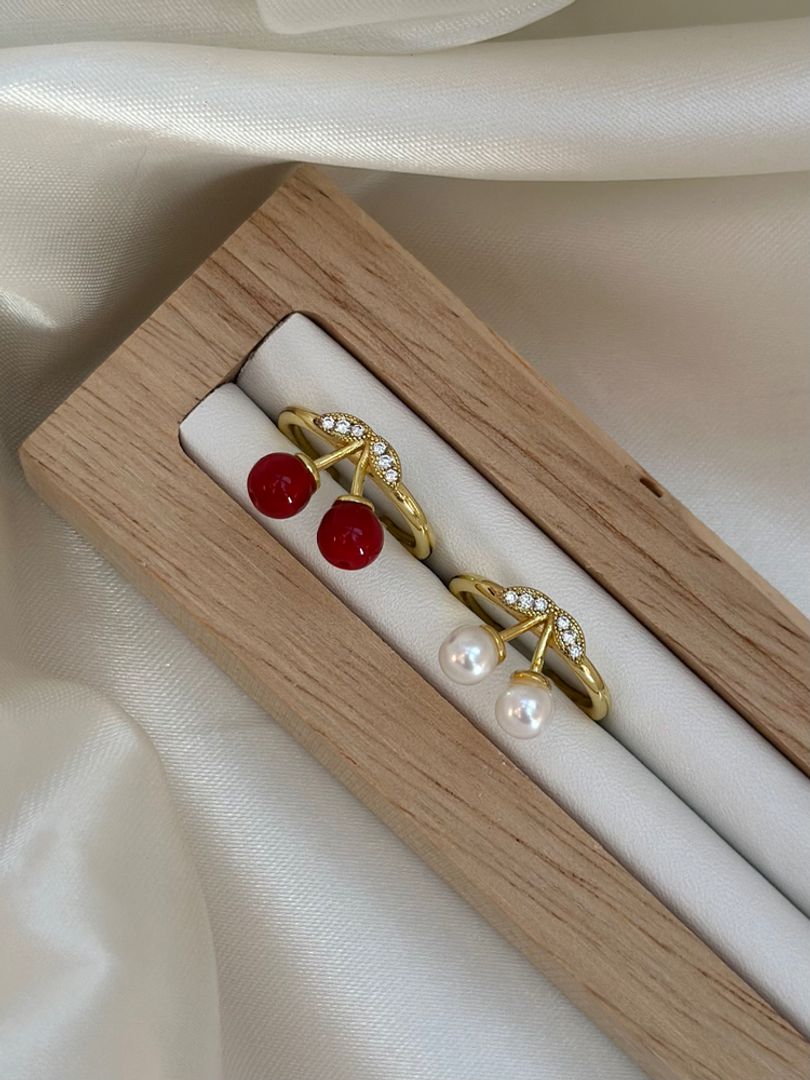 Anillo cereza perla circonias 