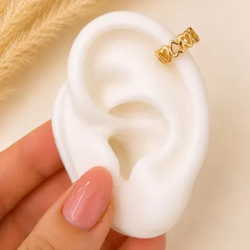 Imagen del producto Earcuff corazones 
