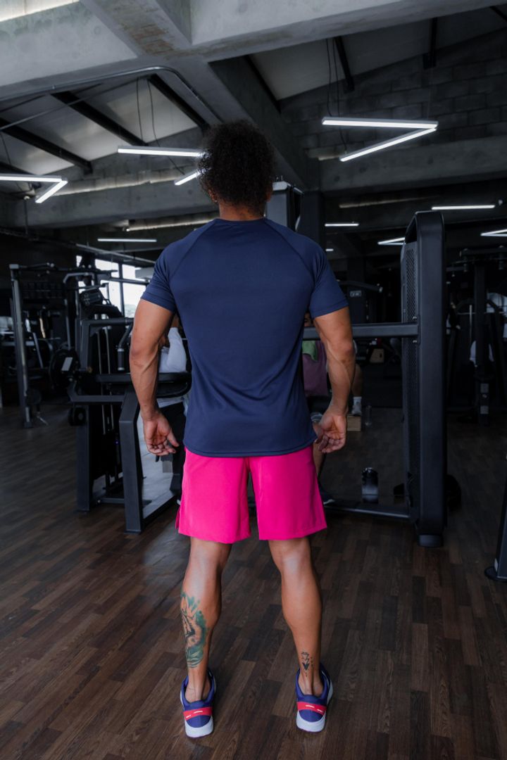 SET MEN CAMISETA AZUL NAVY + PANTALONETA FUCSIA