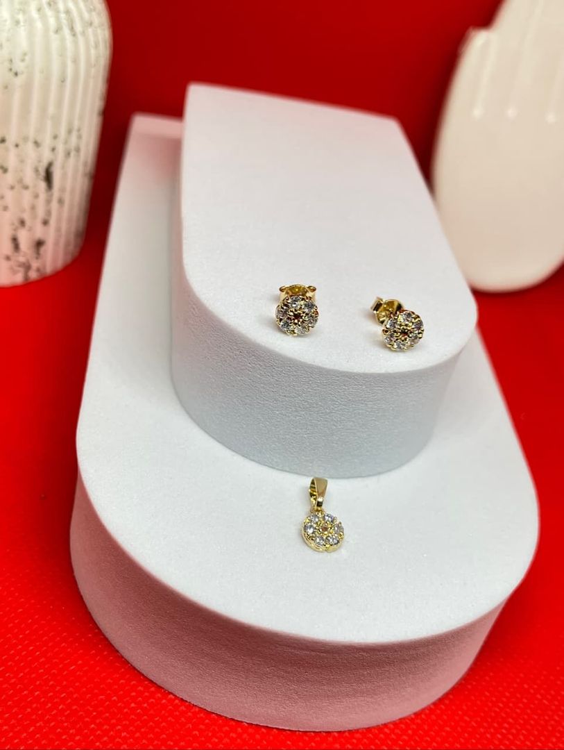 Conjunto flor redonda circonias cristal