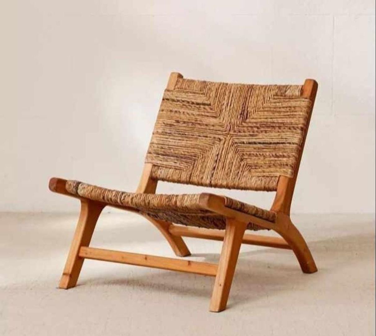 POLTRONA EN ROBLE Y TEJIDO NATURAL