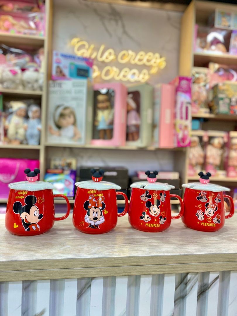 TAZA MICKYE MOUSE CON TAPA FIGURA 