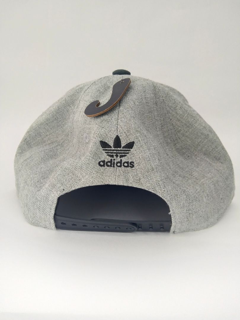 GORRA ADIDAS LOGO NEGRO "SNAPABACK"