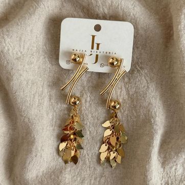 Imagen del producto Aretes Dorados 