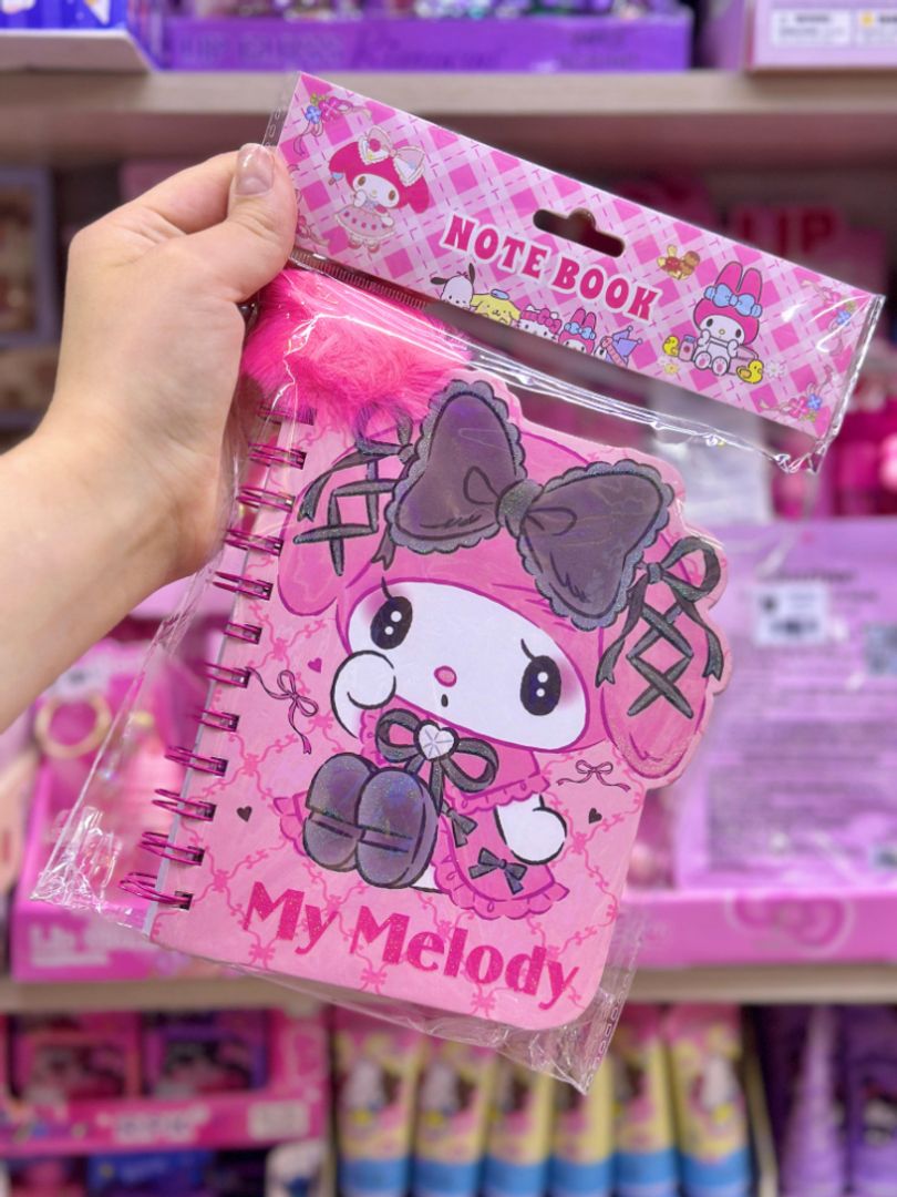 LIBRETA ARGOLLADA CAPYBARA Y SANRIO