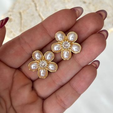 Imagen del producto Arete flor perla 