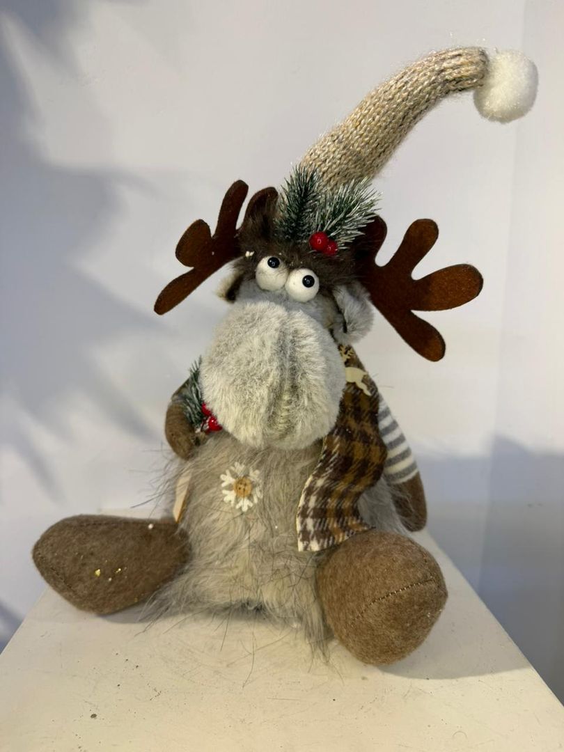 VENADO GRIS MUSICAL DA VUELTAS