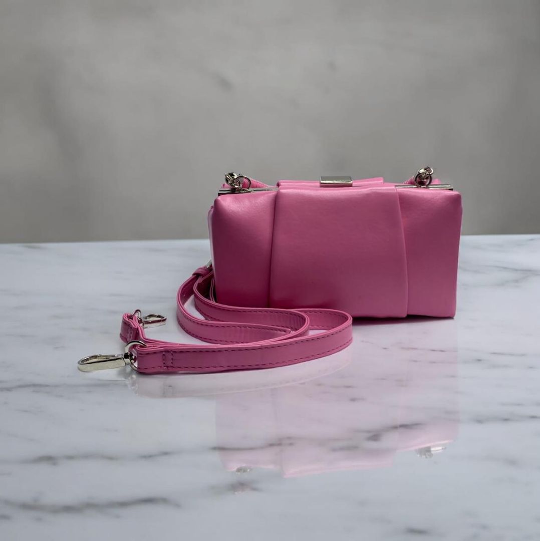 Bolso rosado y negro 