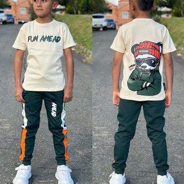 Imagen del producto Conjunto deportivo para niño