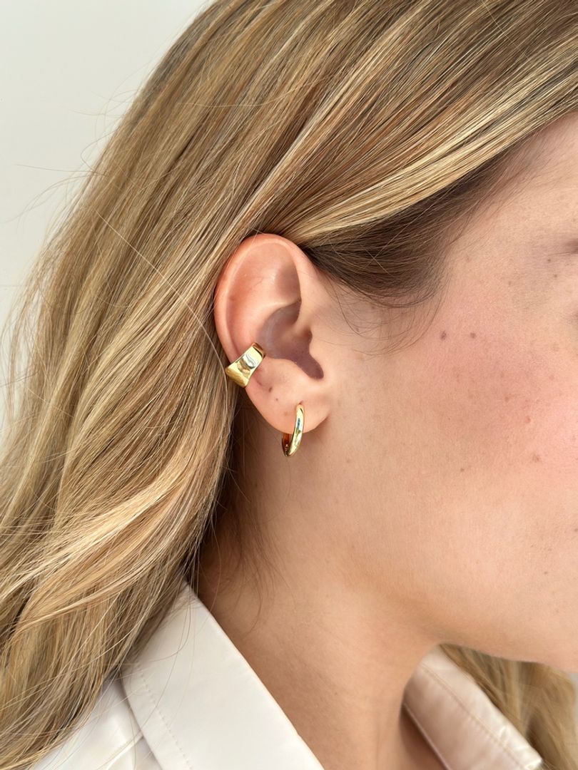 Earcuff plano dorado 