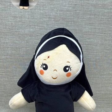 Imagen del producto PELUCHE DE MONJA 42 CM