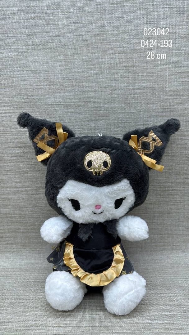 KUROMI CON VESTIDO Y DETALLES DORADOS 28 CM