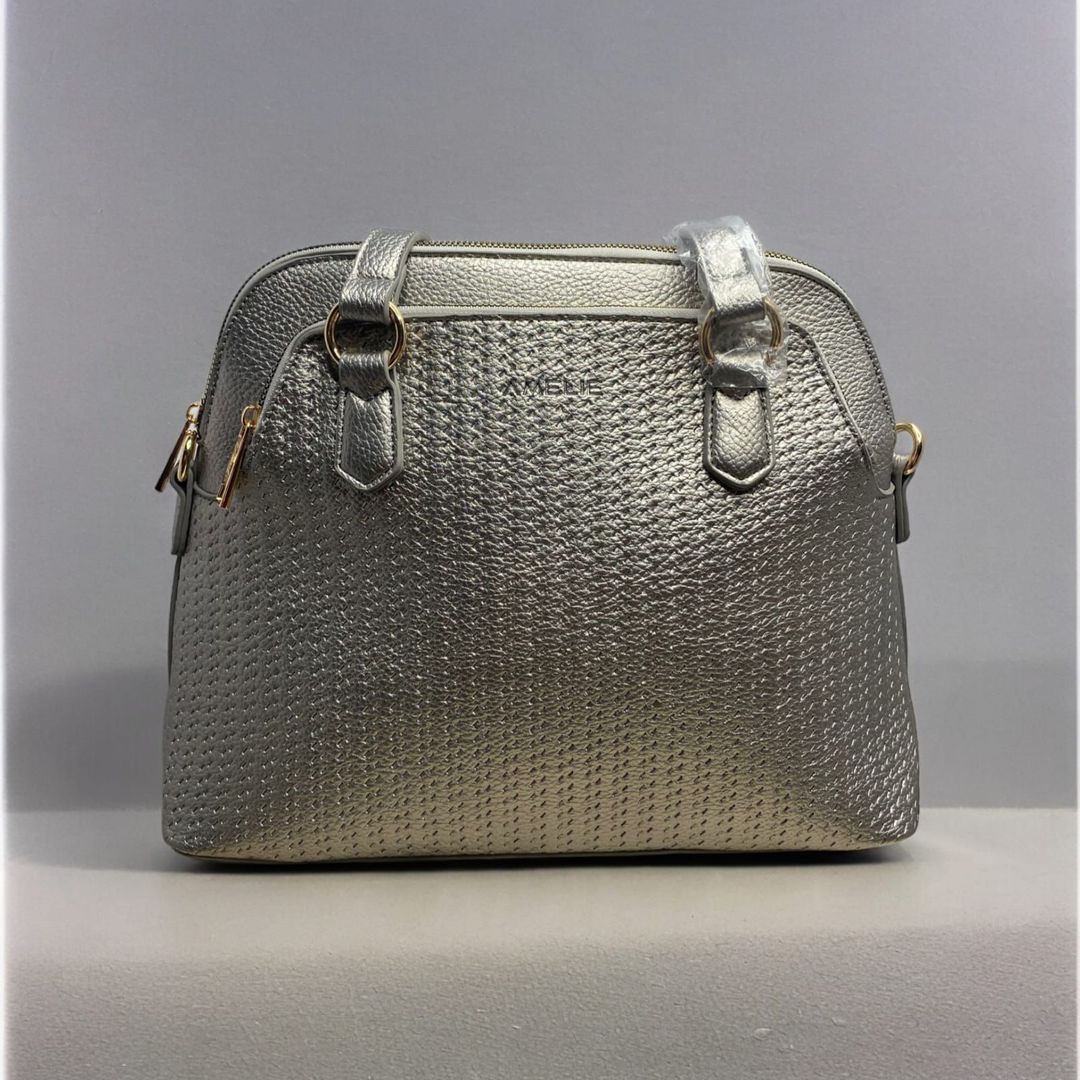 Bolso plateado, negro y blanco 